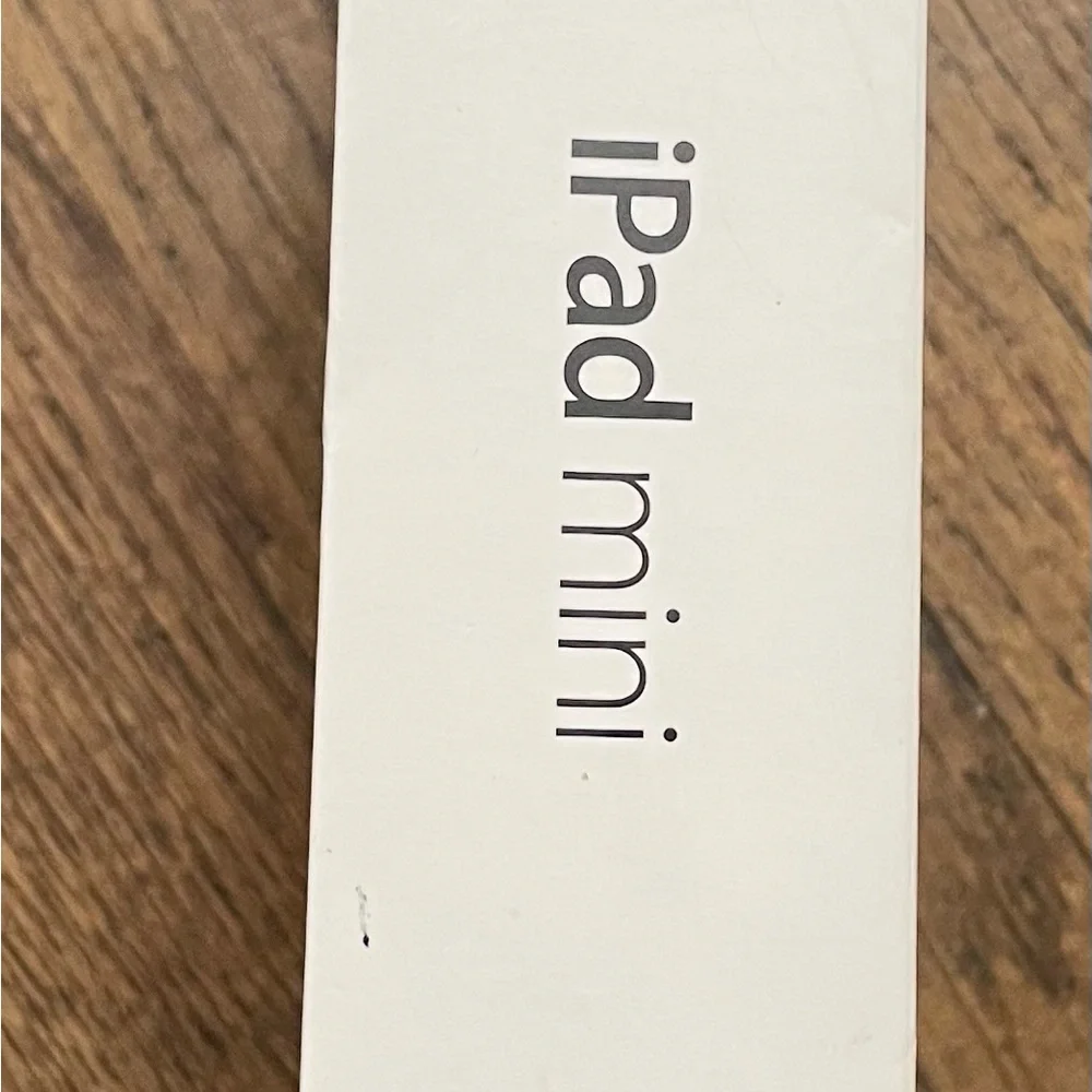 Apple White iPad Tablet - White Front, Silver Back